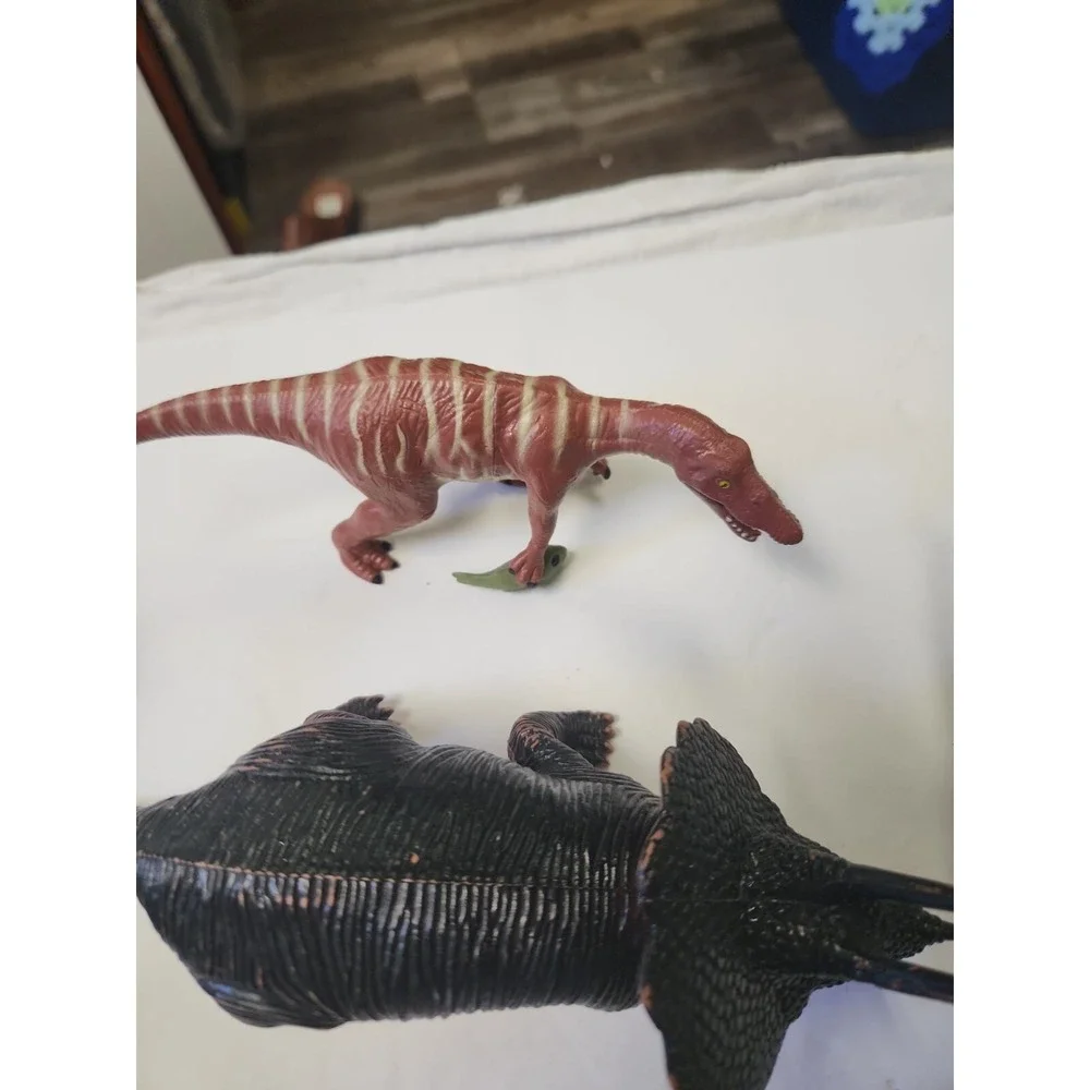 Huge Collection Of Toy Dinosaurs Various Sizes Lot Of 10‎  Pre Owned